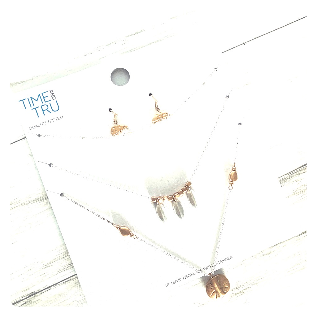 Time And Tru Necklace Earring Set 10$